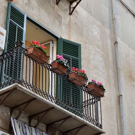 Real Teatro Umberto I Bed & Breakfast Palermo Ngoại thất bức ảnh