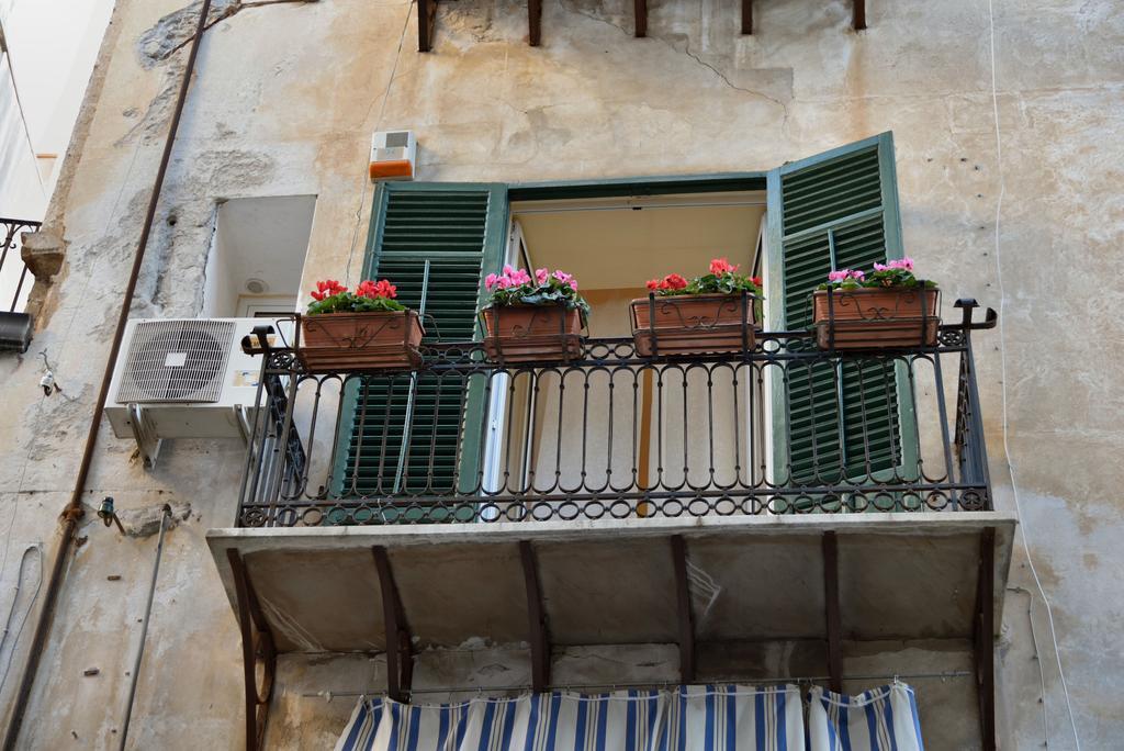 Real Teatro Umberto I Bed & Breakfast Palermo Ngoại thất bức ảnh