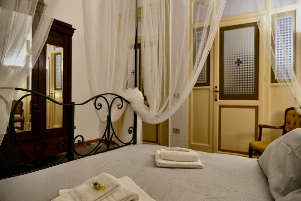 Real Teatro Umberto I Bed & Breakfast Palermo Ngoại thất bức ảnh