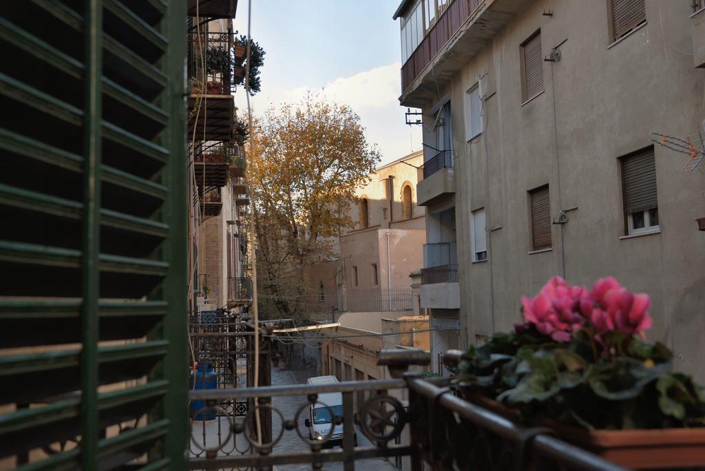 Real Teatro Umberto I Bed & Breakfast Palermo Ngoại thất bức ảnh