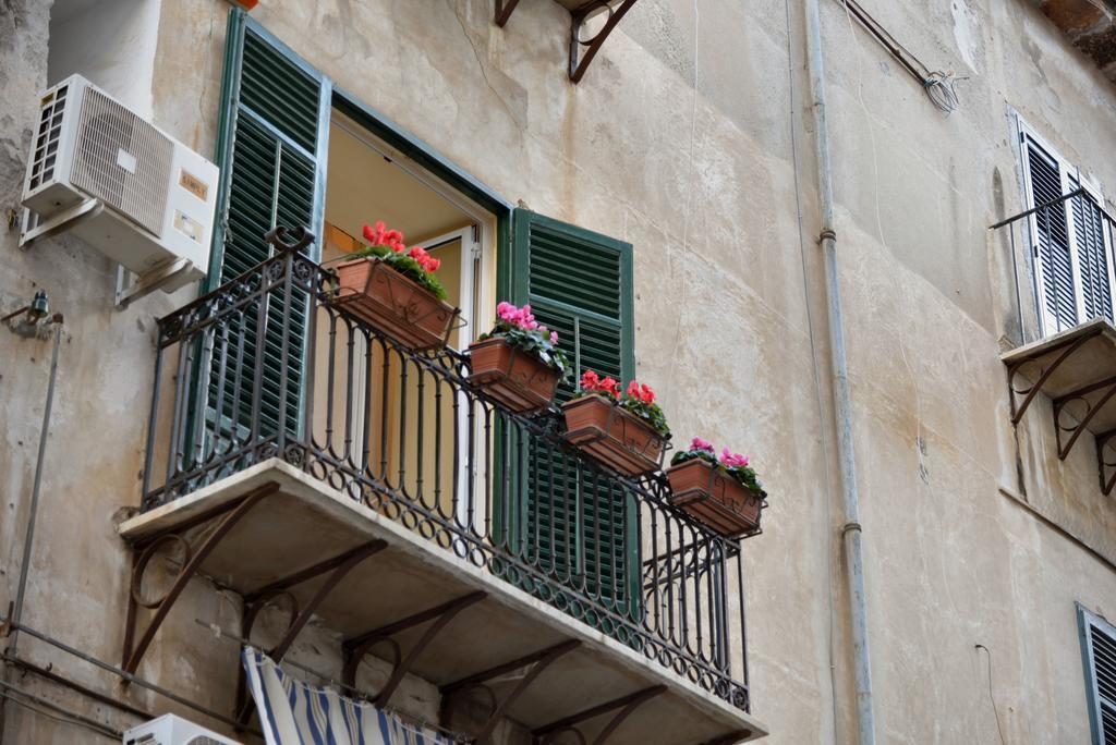Real Teatro Umberto I Bed & Breakfast Palermo Ngoại thất bức ảnh